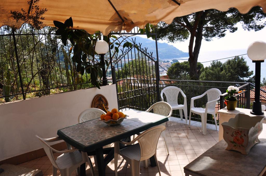 Villa Laura Sea View Apartments Santa Maria di Castellabate Exterior photo